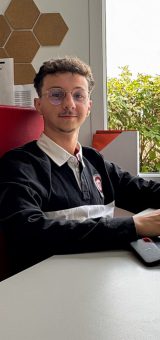 HUGO SEGARRA Designer graphique